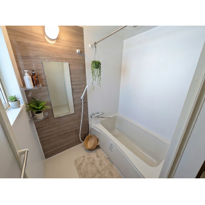 apartment 〒556-0016　大阪府大阪市浪速区元町１丁目5-17 難波MORIビル2F