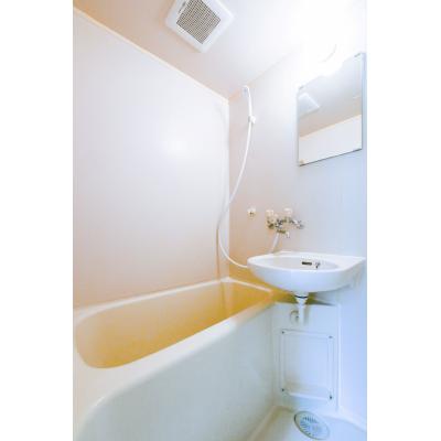 ハイムアレックス【Ｗｉ-Ｆｉ無制限・外国人可】＜寝具・キッチン用品代込＞の物件写真3