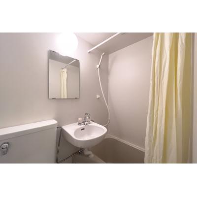 最寄り駅から徒歩6分/嬉しい家具・家電付き/エレガントハウス 103の物件写真4