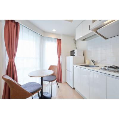 スーパー徒歩1分/大きな窓がある明るいお部屋/の物件写真3