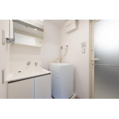 駅から徒歩3分！／オシャレなデザイナーズ／家具家電・備品完備／LUXE南青山 201の物件写真5