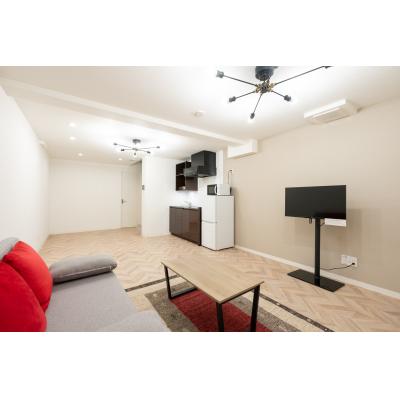 最大6人利用可能/新宿まで電車で約5分と好アクセス/コンビニやレストランが充実/LaVie四谷102の物件写真2