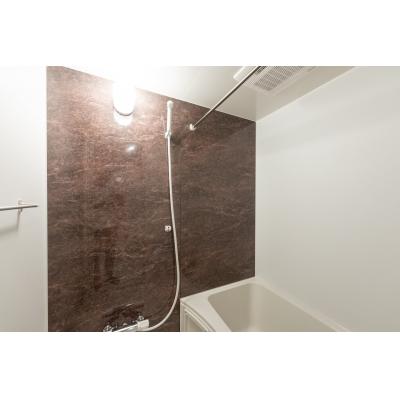 最大6人利用可能/新宿まで電車で約5分と好アクセス/コンビニやレストランが充実/LaVie四谷102の物件写真4