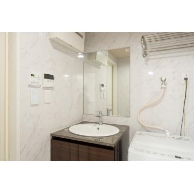 最大6人利用可能/新宿まで電車で約5分と好アクセス/コンビニやレストランが充実/LaVie四谷102の物件写真5