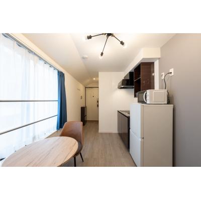 新宿まで電車で約5分と好アクセス/コンビニやレストランが充実/LaVie四谷 401の物件写真1