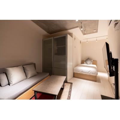 東新宿駅から徒歩6分/新宿駅近くの綺麗なお部屋/メゾネットタイプ/ルクレ東新宿 105の物件写真1