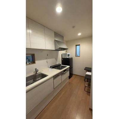 門前仲町駅徒歩5分 | 73平米2LDK+S | Wi-Fi | 外国人OK | 家具家電完備 | 徒歩圏内に生活利便施設が充実 | 大江戸線＆東西線2沿線利用の物件写真5