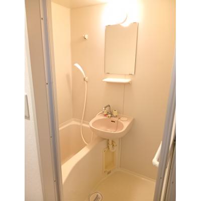 KIT【国道8号線から車4分♪】屋根付き駐車場有☆バストイレ別の物件写真4