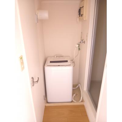 KIT【駐車場有♪】防犯カメラ付☆バストイレ別☆宅配BOXの物件写真3