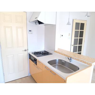 KIT【屋内駐車場有♪】2名入居可☆角部屋1LDK☆陽当たり良好の物件写真3