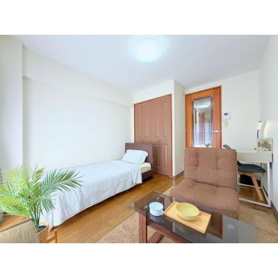 【前橋駅の北東 徒歩15分】🌿グランマンスリー前橋市朝日町R203🌿ソファー付きで快適にお過ごしいただけます♪🌈バストイレ別🛁ウォシュレット付き✨の物件写真1