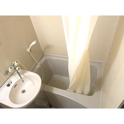 ユニオンマンスリーお花茶屋７　102　1K・セミダブル　☆【禁煙ルーム】ローテーブル・ソファ＆たっぷり収納2ドア冷蔵庫など生活家電のあるお部屋/京成本線利用で京成上野駅まで約16分でアクセス！の物件写真4