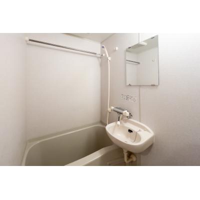 八丁堀駅より徒歩5分！/複数路線利用可能/家具家電付き/ヴェルト銀座イースト 302の物件写真4