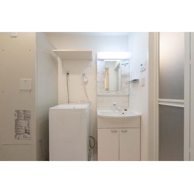 新宿の繫華街エリア/駅徒歩4分/1LDK/アクセントカラーのおしゃれなお部屋/タスキsmart東新宿 302の物件写真5