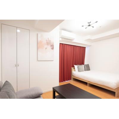 東新宿駅から徒歩4分/家具・家電付/最大3名/プラーズタワー東新宿 903の物件写真2