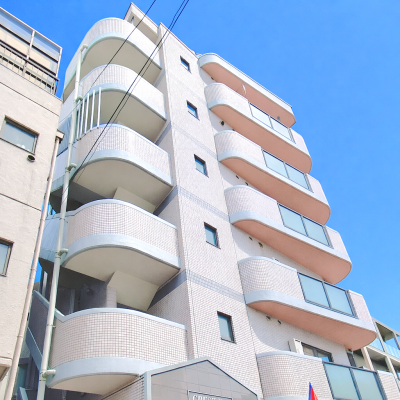 【J’sマンスリー井荻 203】厚さ20㎝高密度ポケットコイルマットレス使用！最寄り駅徒歩1分！西部新宿駅まで約24分！☆駅近で閑静な住宅☆【インターネット無料】の物件写真1