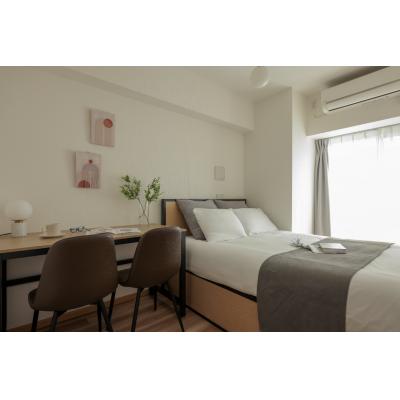 駅から徒歩5分！レインボーブリッジ近く/お台場などへのアクセス◎/4人までOKのシンプルなお部屋/CREAL premier芝浦海岸 401の物件写真1