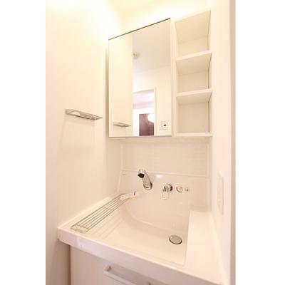 OneLife横浜メディオ【★駅近・独立洗面台・浴室乾燥機付】の物件写真6