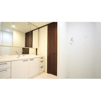 レジュールアッシュ福島　Kタイプ　【ネット無料、テレワーク・リモートワーク充実した環境完備！】の物件写真3