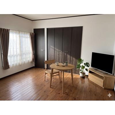 🌈新規OP賃料半額🌈法人様歓迎📯駐車場１台付き🚗ネット無料📶スーパー・コンビニ至近で生活至便な広々１LDK✨【M089】の物件写真2