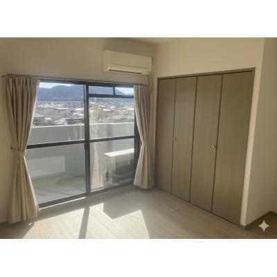 🌈新規OP賃料半額🌈【最上階角部屋/駐車場無料】日当たり良好な広々1R！スーパー徒歩5分🏪オートロック🔒【M082】の物件写真5