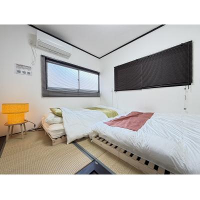 京橋レトロステイ　★【京橋駅近・京阪モール徒歩圏内・Wi-Fi無料・PCデスクチェア・ダブルベッド・シングルベッド・温水洗浄便座完備】★の物件写真3