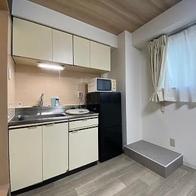 マンスリーマンション本町Ⅰ【シモンズマットレス採用でホテルのような寝心地、インターネット無料・追加料金なし、オートロック付きで安心、宅配ボックスが便利】の物件写真4