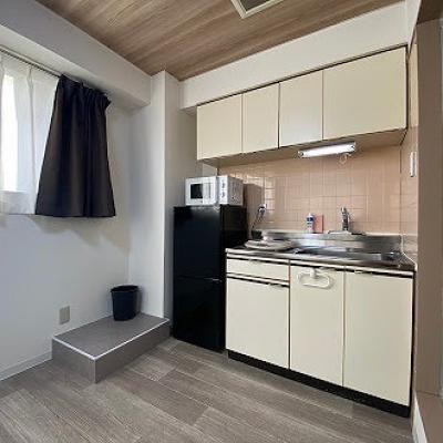 マンスリーマンション本町Ⅰ【シモンズマットレス採用でホテルのような寝心地、インターネット無料・追加料金なし、オートロック付きで安心、宅配ボックスが便利】の物件写真4