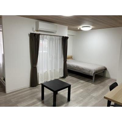 マンスリーマンション本町Ⅰ【シモンズマットレス採用でホテルのような寝心地、インターネット無料・追加料金なし、オートロック付きで安心、宅配ボックスが便利】の物件写真2
