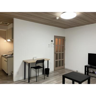 マンスリーマンション本町Ⅰ【シモンズマットレス採用でホテルのような寝心地、インターネット無料・追加料金なし、オートロック付きで安心、宅配ボックスが便利】の物件写真3