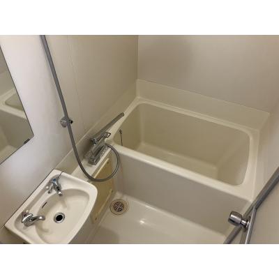 マンスリーマンション本町Ⅰ【シモンズマットレス採用でホテルのような寝心地、インターネット無料・追加料金なし、オートロック付きで安心、宅配ボックスが便利】の物件写真5