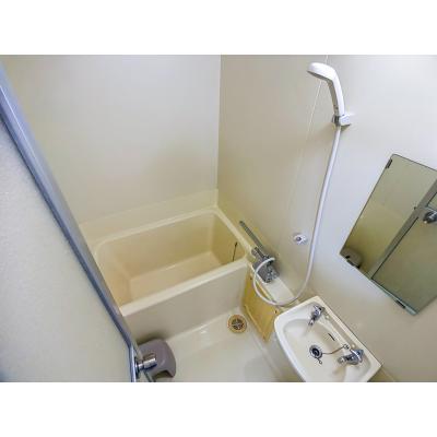 マンスリーマンション本町Ⅰ【シモンズマットレス採用でホテルのような寝心地、インターネット無料・追加料金なし、オートロック付きで安心、宅配ボックスが便利】の物件写真5