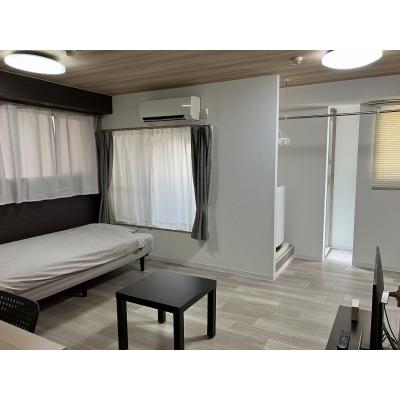 マンスリーマンション本町Ⅰ【シモンズマットレス採用でホテルのような寝心地、インターネット無料・追加料金なし、オートロック付きで安心、宅配ボックスが便利】の物件写真2