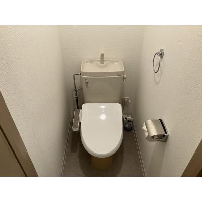 マンスリーマンション本町Ⅰ【シモンズマットレス採用でホテルのような寝心地、インターネット無料・追加料金なし、オートロック付きで安心、宅配ボックスが便利】の物件写真6