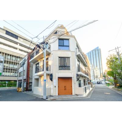 【六本木駅 徒歩2分✨】Roppongi House by U 📌デザイナーズ物件／無料WiFi／5~9月空き有の物件写真1