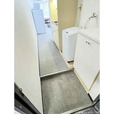 ユニオンマンスリー三鷹７　206　1R・セミダブル☆【禁煙ルーム】人気の角部屋！女性も安心の室内洗濯機＆ローテーブル＆ソファ付きの快適なお部屋/コンビニ至近/週末は井の頭恩賜公園でのんびりの物件写真5