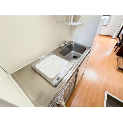 ユニオンマンスリー西国分寺７　203　1R・シングル☆【禁煙ルーム】人気の角部屋！デスク・チェア＆たっぷり収納2ドア冷蔵庫など生活家電のあるお部屋/スーパー・コンビニ至近の物件写真3