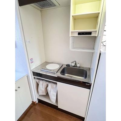 ユニオンマンスリー西国分寺７　303　1R・シングル☆【禁煙ルーム】人気の角部屋！デスク・チェア＆たっぷり収納2ドア冷蔵庫など生活家電のあるお部屋/スーパー・コンビニ至近の物件写真3