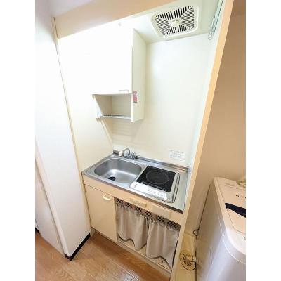 ユニオンマンスリー恋ヶ窪３　101　1K・シングル☆【禁煙ルーム】人気のバストイレ別のお部屋♪デスク＆チェアや室内洗濯機などの家具家電つき。物件近くにはスーパーもありお買い物にも便利の物件写真3