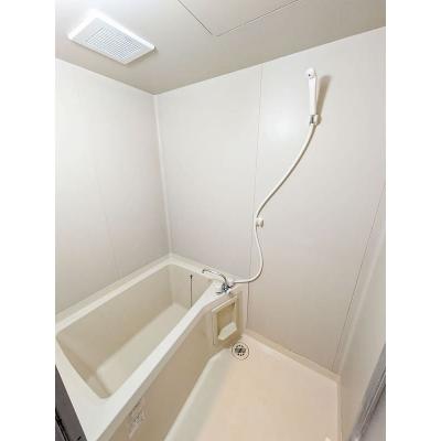 ユニオンマンスリー恋ヶ窪３　101　1K・シングル☆【禁煙ルーム】人気のバストイレ別のお部屋♪デスク＆チェアや室内洗濯機などの家具家電つき。物件近くにはスーパーもありお買い物にも便利の物件写真4