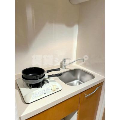 BraTTo京都烏丸【Wi-Fi無料💻】烏丸御池駅まで1分｜家具家電付き｜すぐに暮らせる快適ルーム♪の物件写真3