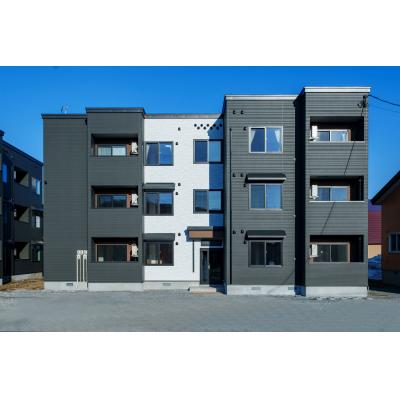 8月末まで入居可能！賃料6,000円/日【AXIS NISEKO B 305号室】2026年3月築/家具・家電付き/インターネット無料/全室1LDK/観光・出張・研修などにおすすめの外観画像
