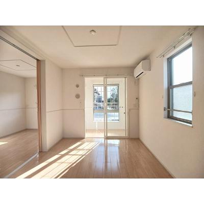 プレズィール　ジプソフィラ 201【管理NO：1-022996001-02010】 ★家具家電は申し込み後に搬入します★の物件写真2