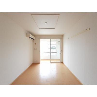レジデンス・リュミエール 104【管理NO：1-015650101-01040】 ★家具家電は申し込み後に搬入しますの物件写真2
