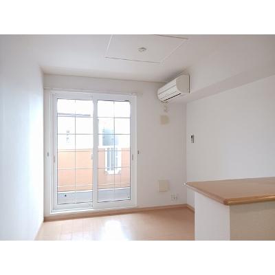 カトルセゾンＣ 203【管理NO：1-015093003-02030】 ★家具家電は申し込み後に搬入しますの物件写真2
