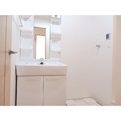 apartment 富山県黒部市石田６５１４－３ 

↓地図はこちらから