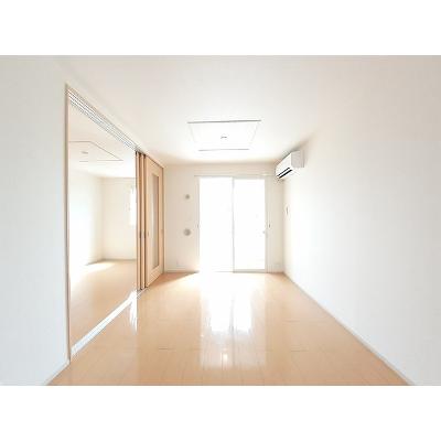 シャンティ 201【管理NO：1-017216001-02010】 ★家具家電は申し込み後に搬入します★ ★2026年11月上旬入居可能★の物件写真2