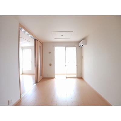 サンフラワー・ガーデン 203【管理NO：1-016770301-02030】 ★家具家電は申し込み後に搬入します★の物件写真2