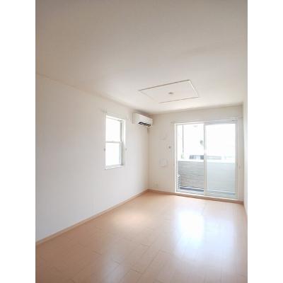 カーザ・フェリース　Ⅱ 102【管理NO：1-015792302-01020】 ★家具家電は申し込み後に搬入しますの物件写真2