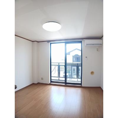 モンブラン　Ａ 201【管理NO：1-011424601-02010】 ★家具家電は申し込み後に搬入しますの物件写真2